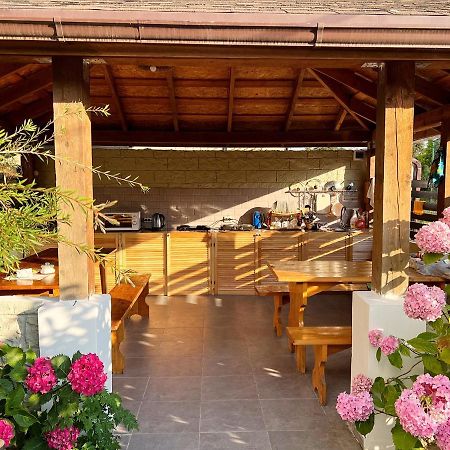 Hotel Golden Gagra Esterno foto