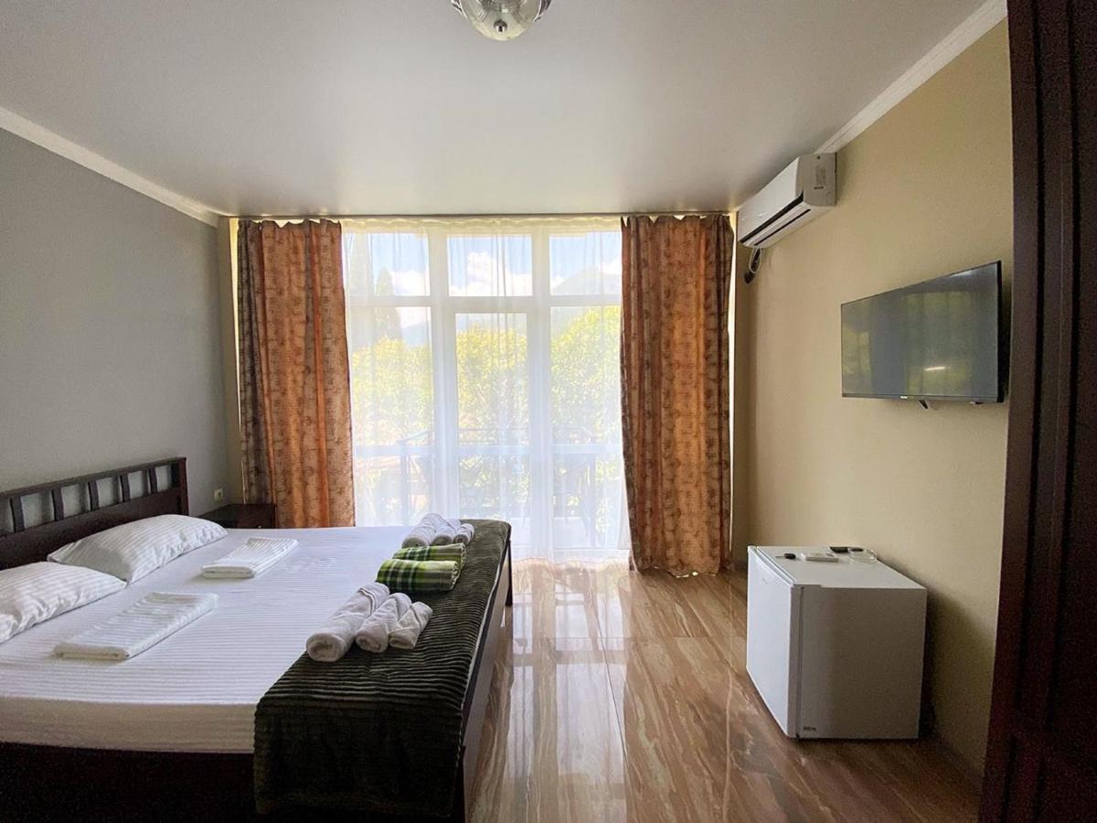Hotel Golden Gagra Esterno foto